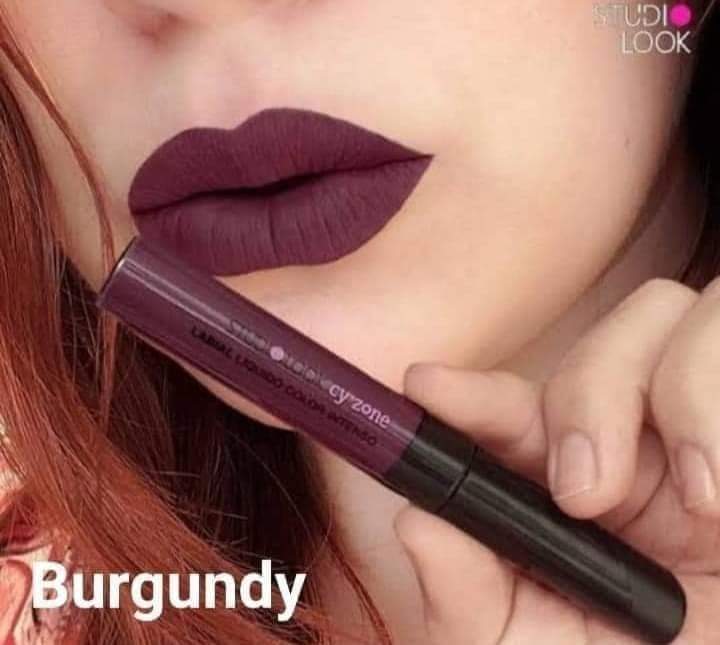Elige entre +20 Tonos de labial mate larga duración Cyzone